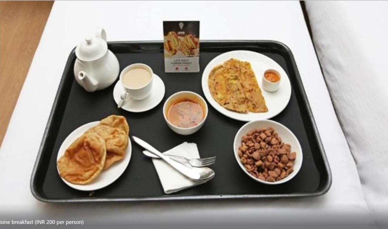 Hotel Clink New Delhi Airport 外观 照片