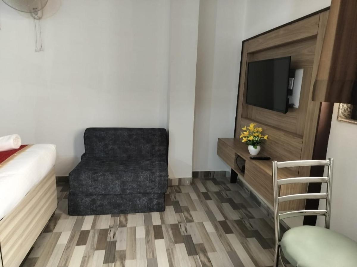 Hotel Clink New Delhi Airport 外观 照片