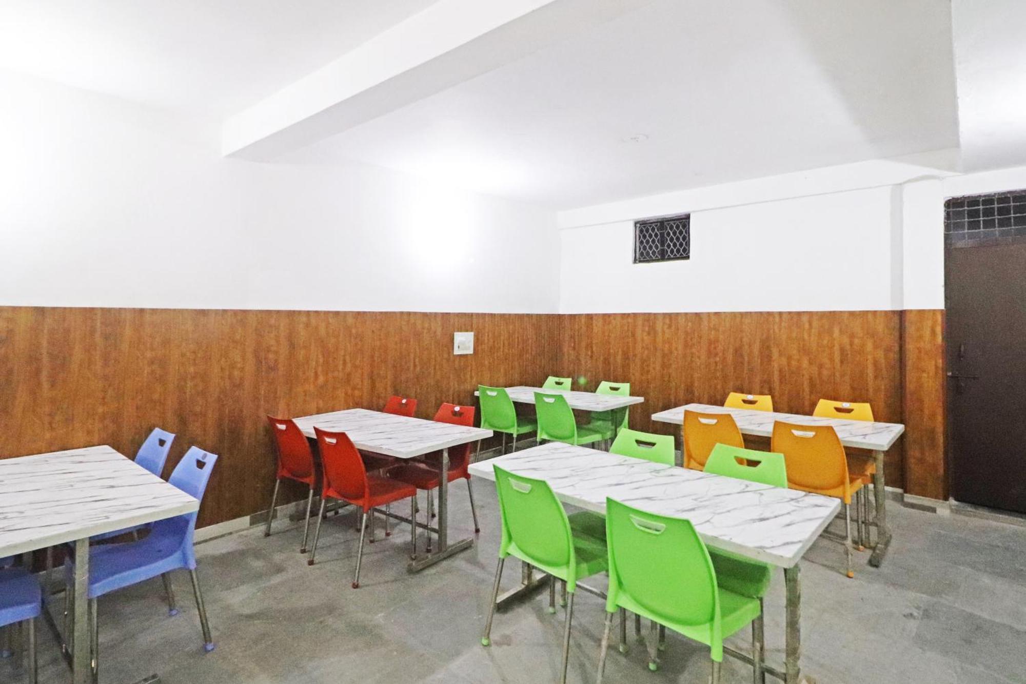 Hotel Clink New Delhi Airport 外观 照片