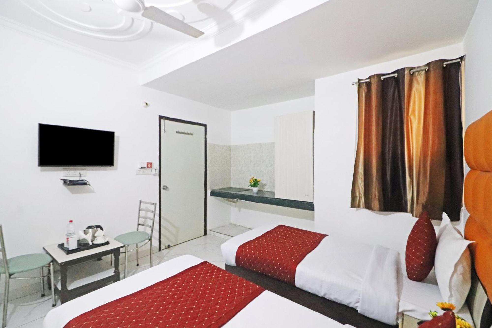 Hotel Clink New Delhi Airport 外观 照片