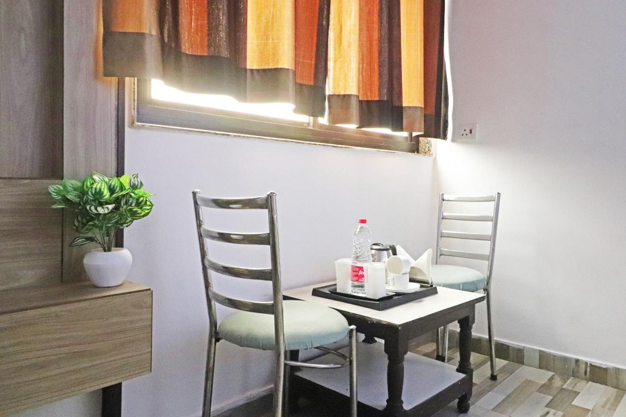 Hotel Clink New Delhi Airport 外观 照片
