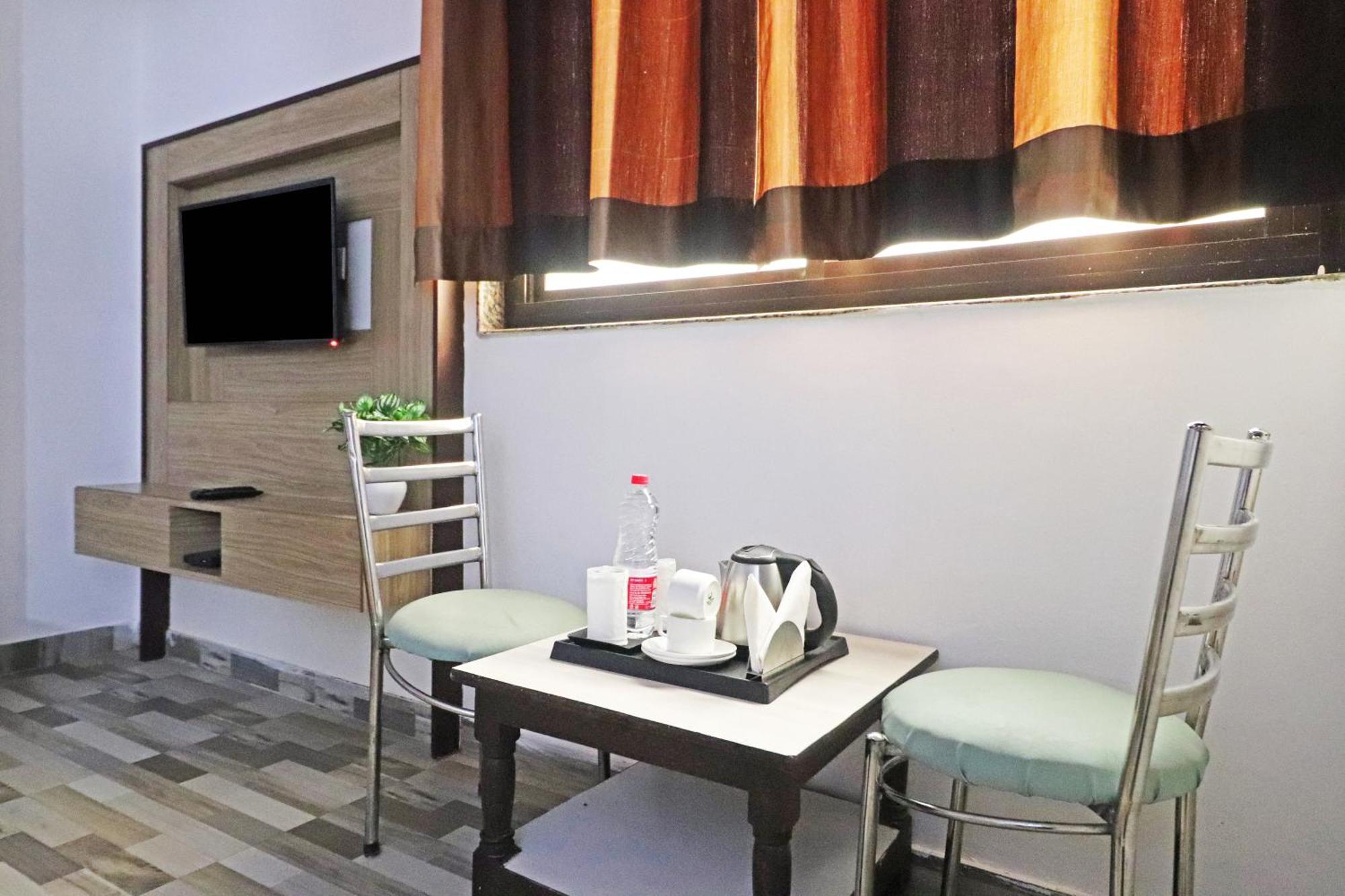 Hotel Clink New Delhi Airport 外观 照片