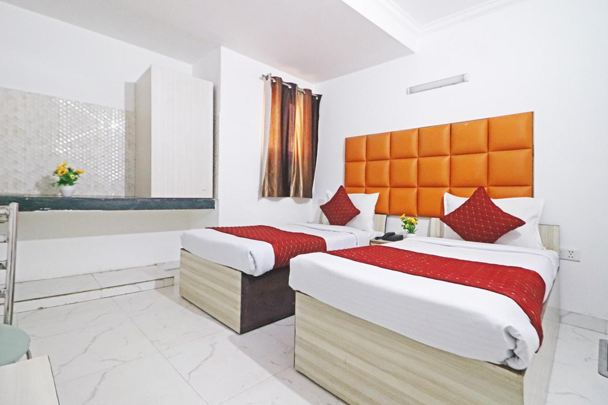 Hotel Clink New Delhi Airport 外观 照片