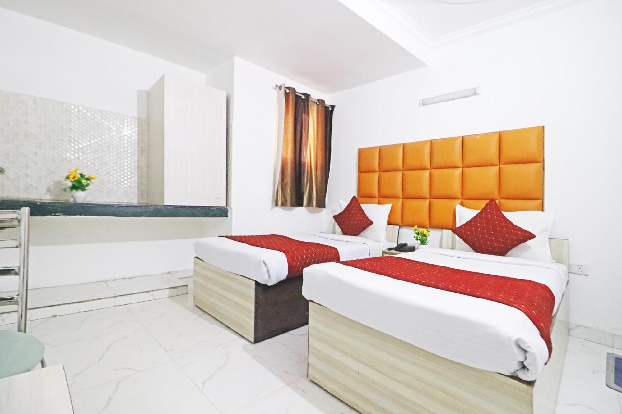 Hotel Clink New Delhi Airport 外观 照片