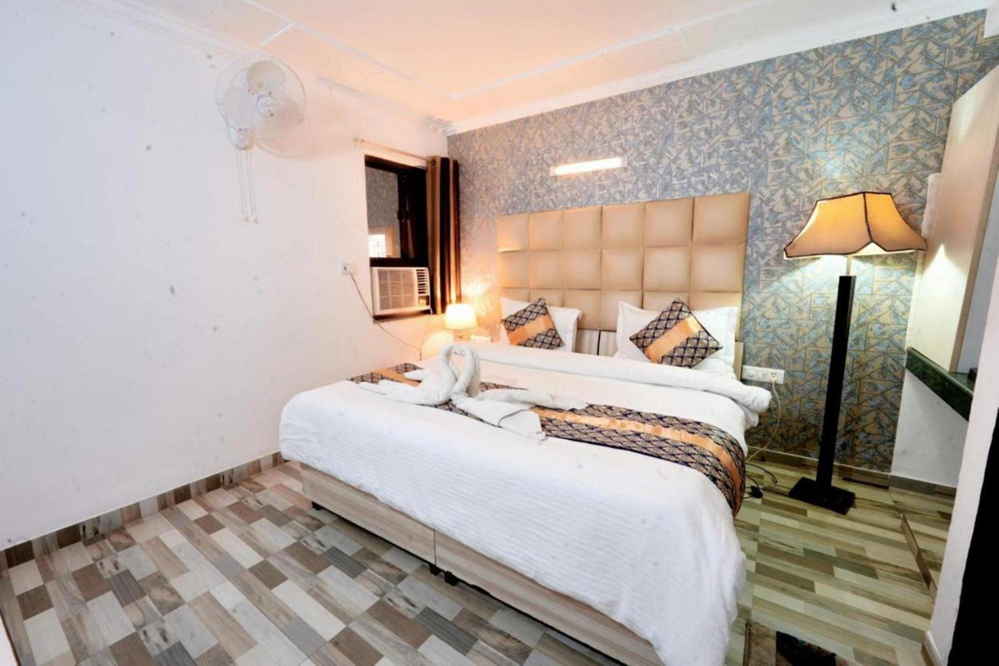Hotel Clink New Delhi Airport 外观 照片