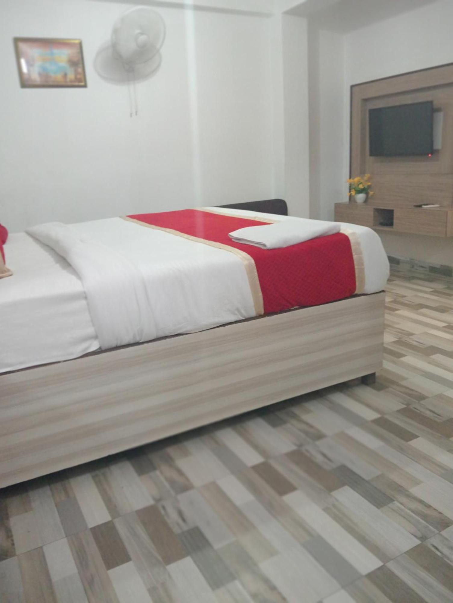 Hotel Clink New Delhi Airport 外观 照片