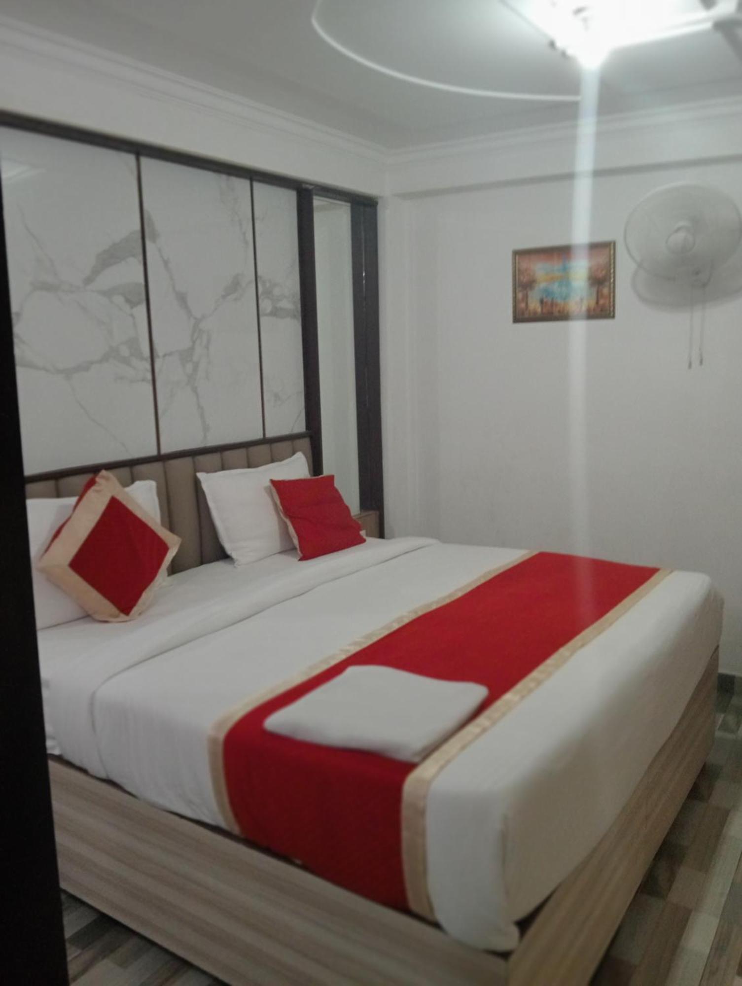Hotel Clink New Delhi Airport 外观 照片