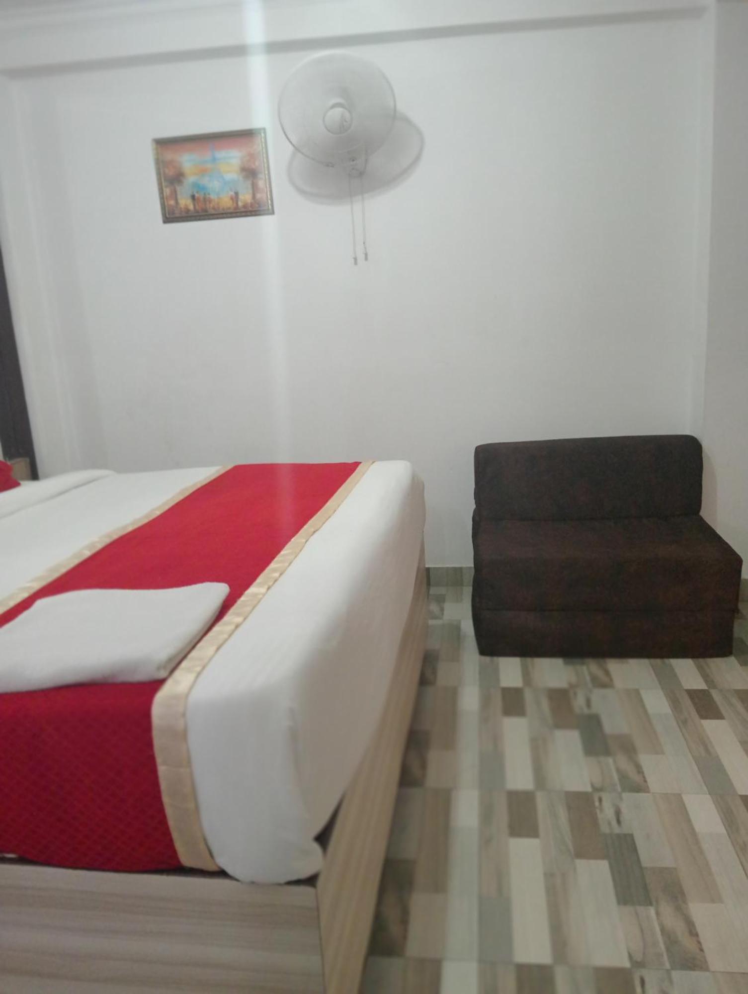 Hotel Clink New Delhi Airport 外观 照片