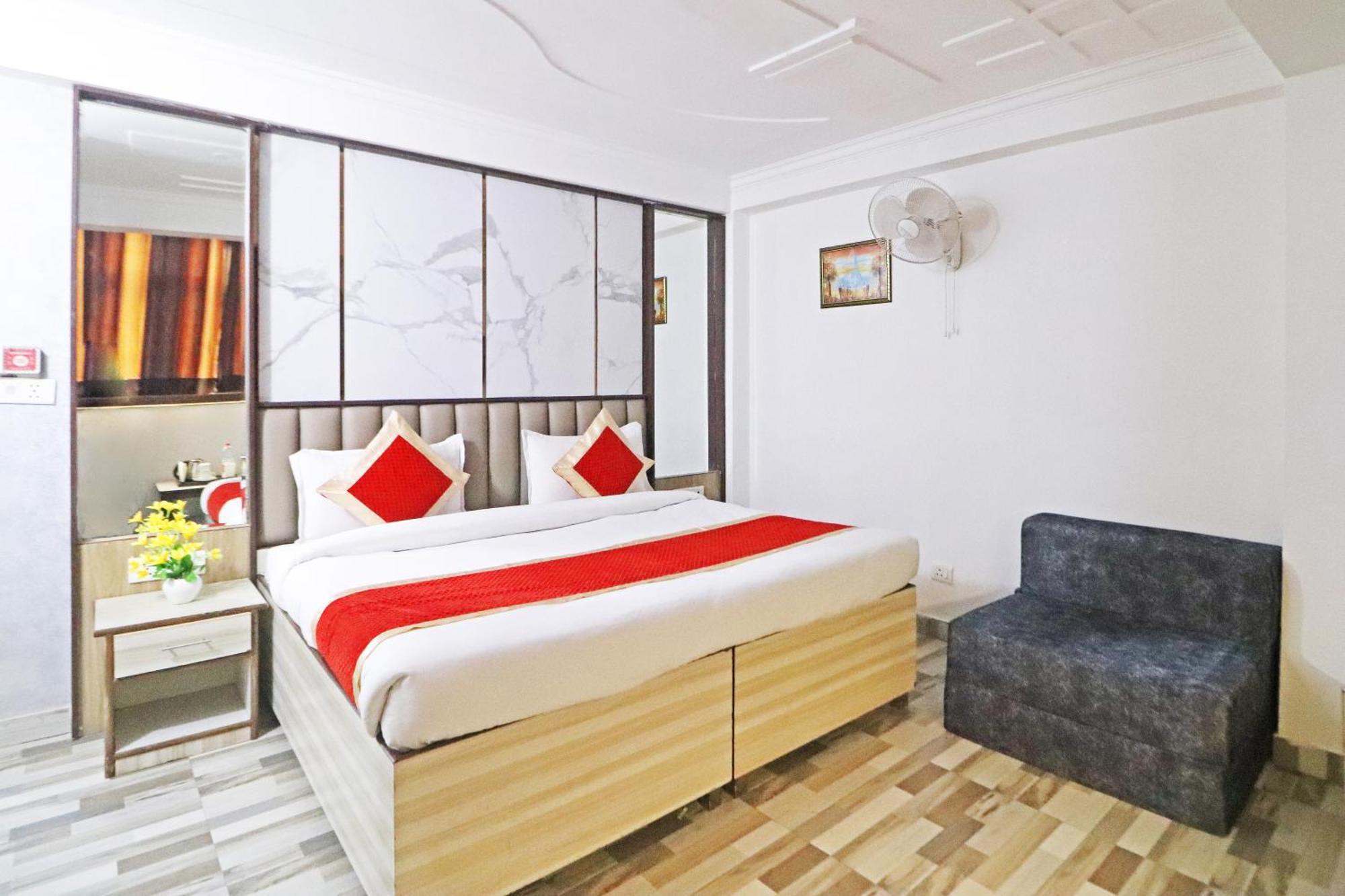 Hotel Clink New Delhi Airport 外观 照片